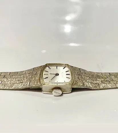 1970s BULOVA SILVER MESH METAL DRESS WATCH
