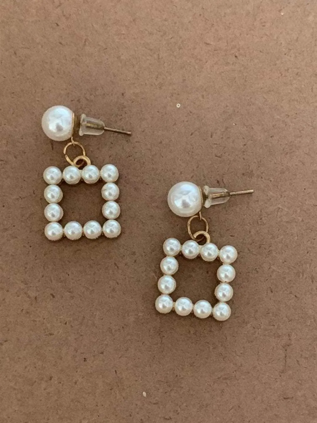 Aditi Saigal In Square Peal Earrings
