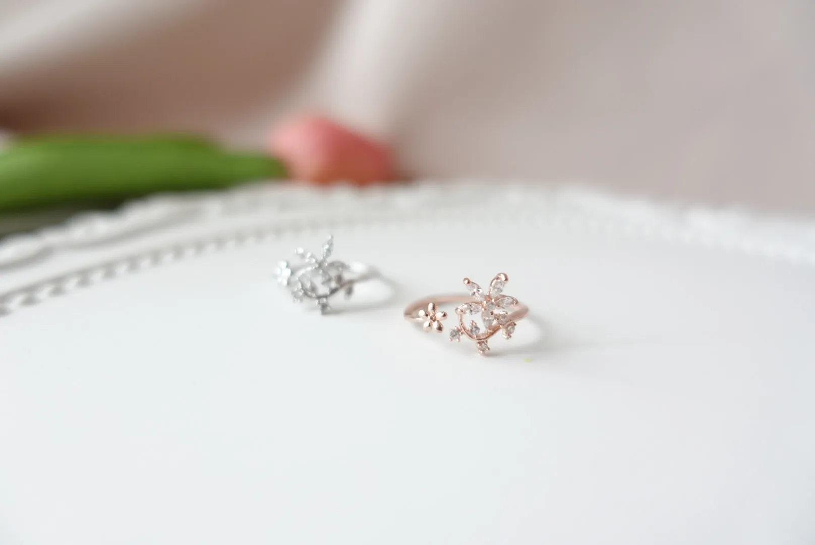 Amorina Flower Crystal Ring (adjustable)
