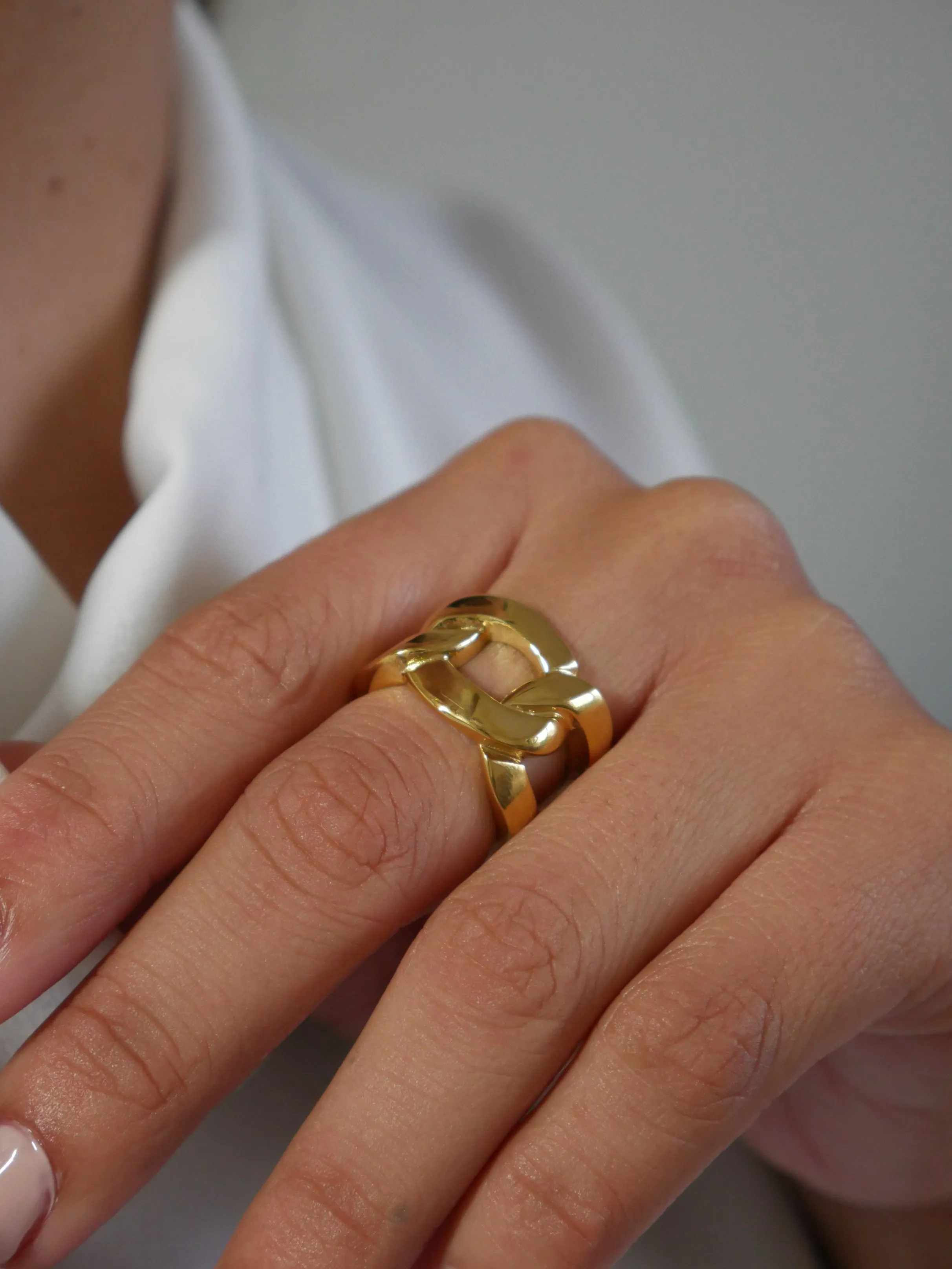 Gold Chain Ring, 18k Gold Plated Stainless Steel Golden Chain Downtown Themed Statement Ring